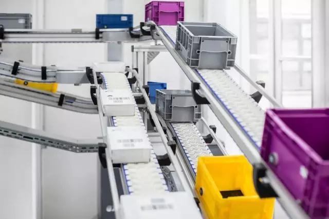 創新的低噪音、易安裝鏈板輸送線VarioFlow plus.jpg