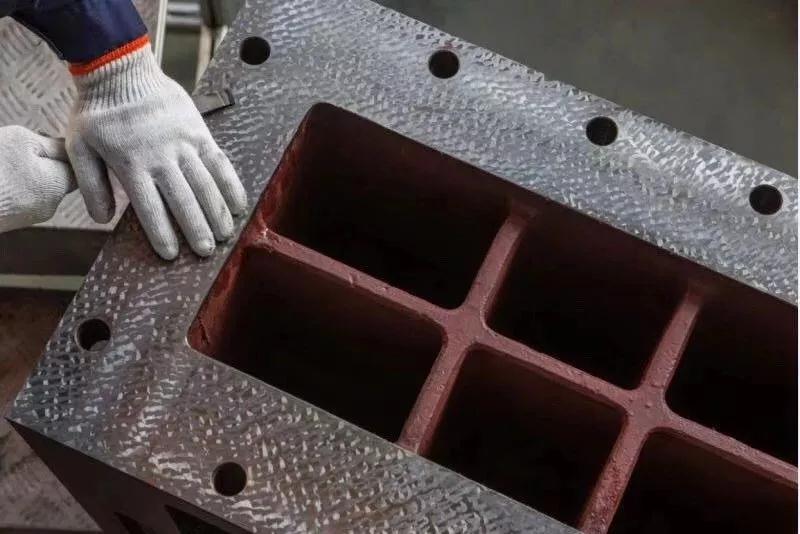 <a href=http://www.zsshengfa.com.cn/ target=_blank class=infotextkey>導軌</a>鏟花.jpg